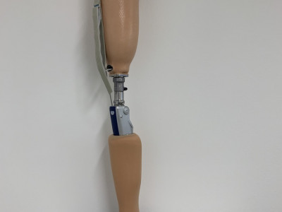 Protéza pro amputaci ve stehně, provedení KISS, Ergona