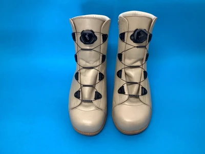 Ortopedická obuv na míru s vyhříváním a boa systémem, Ergona Opava